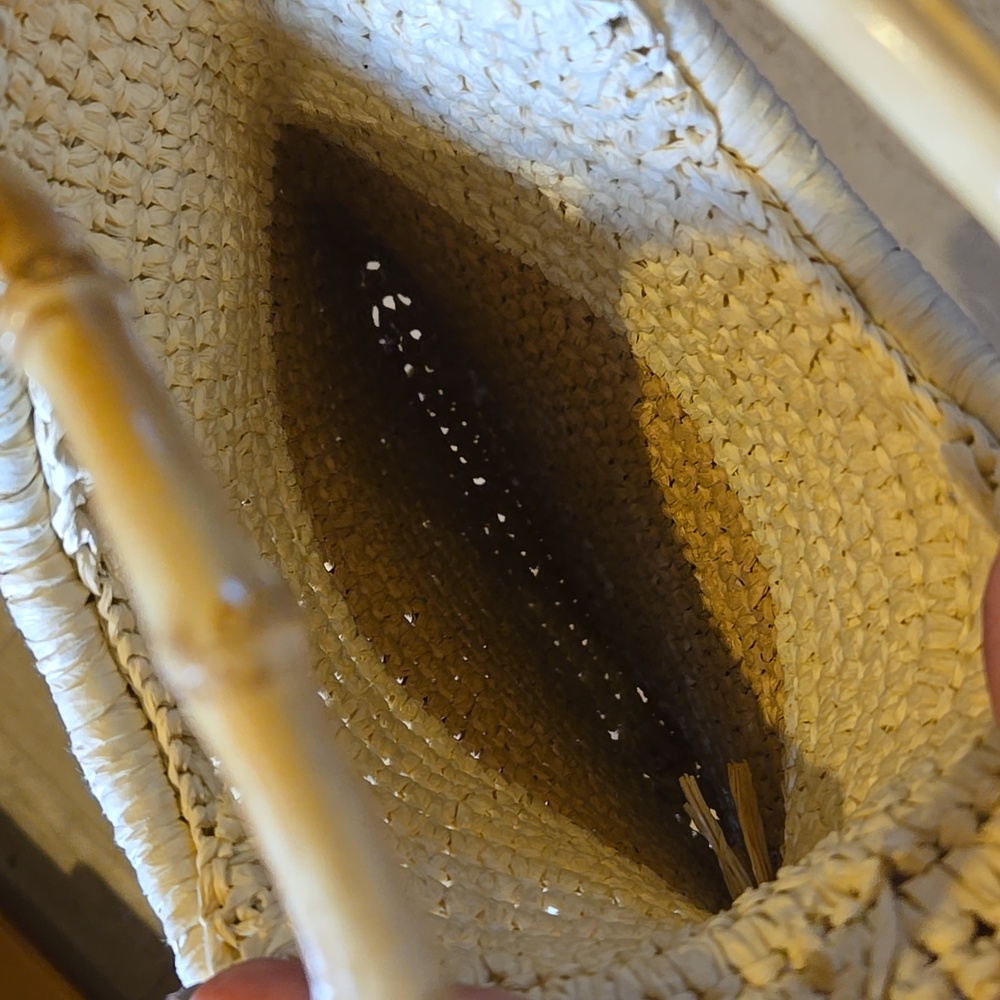 New Jen & Co. Stylish Two-Toned Raffia Straw Handbag - Picture 7 of 7
